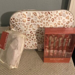 Makeup bag &Brushes